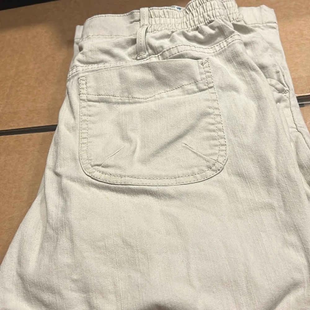 Lee at the waist capris 
Size 12